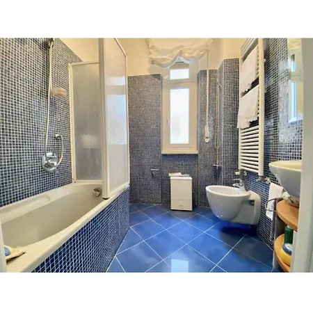One In A Hundred Appartement